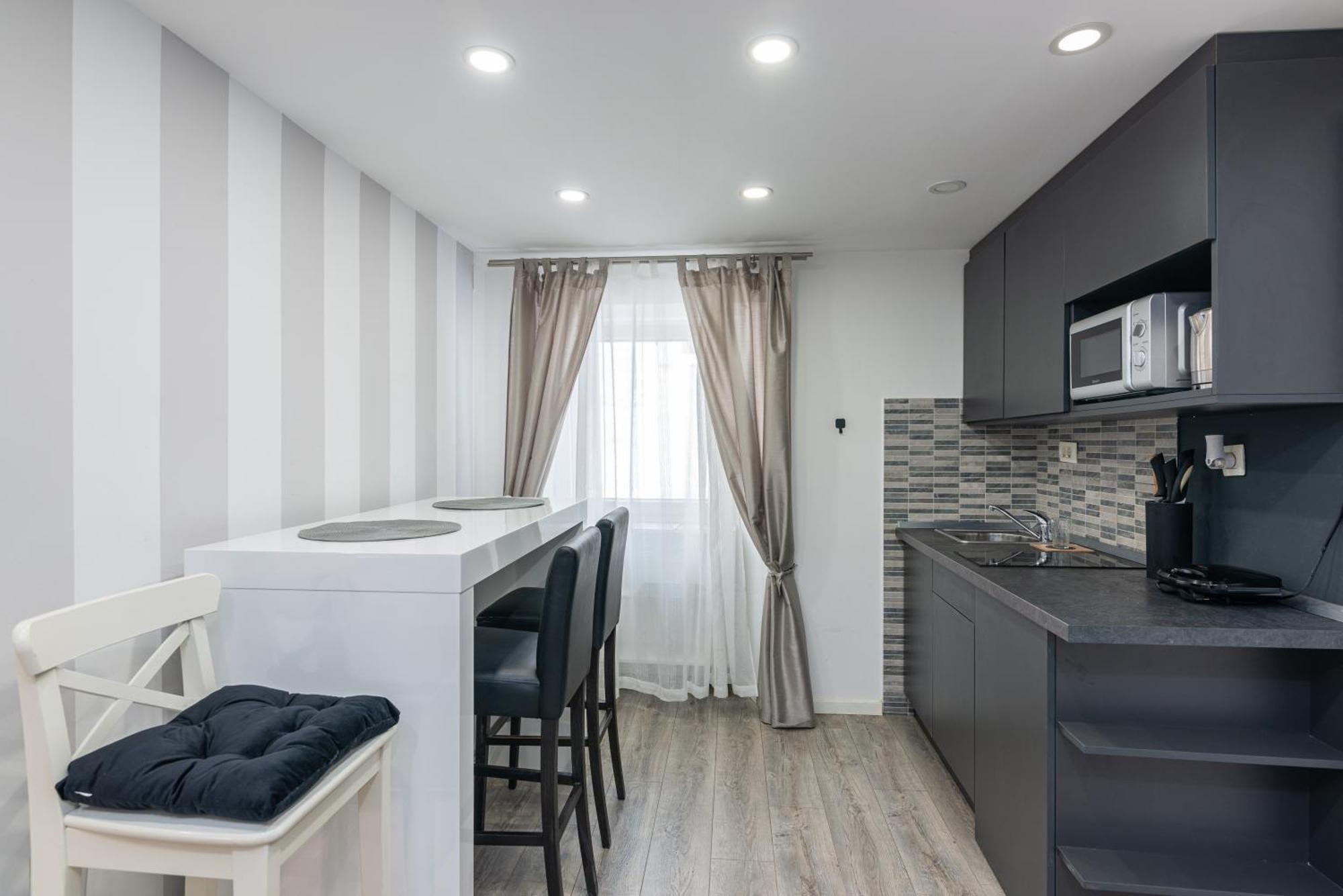 Small, Sweet & Cosy Apartments 리예카 외부 사진